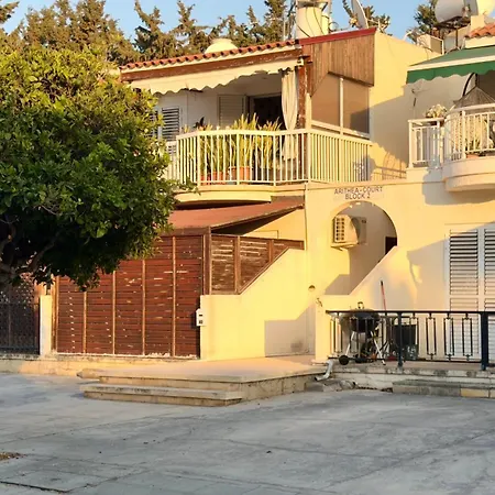 Chalet Arithea Hidden Seaside Heritage 2br *