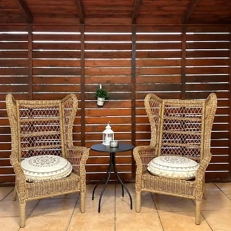 Arithea Hidden Seaside Heritage 2br